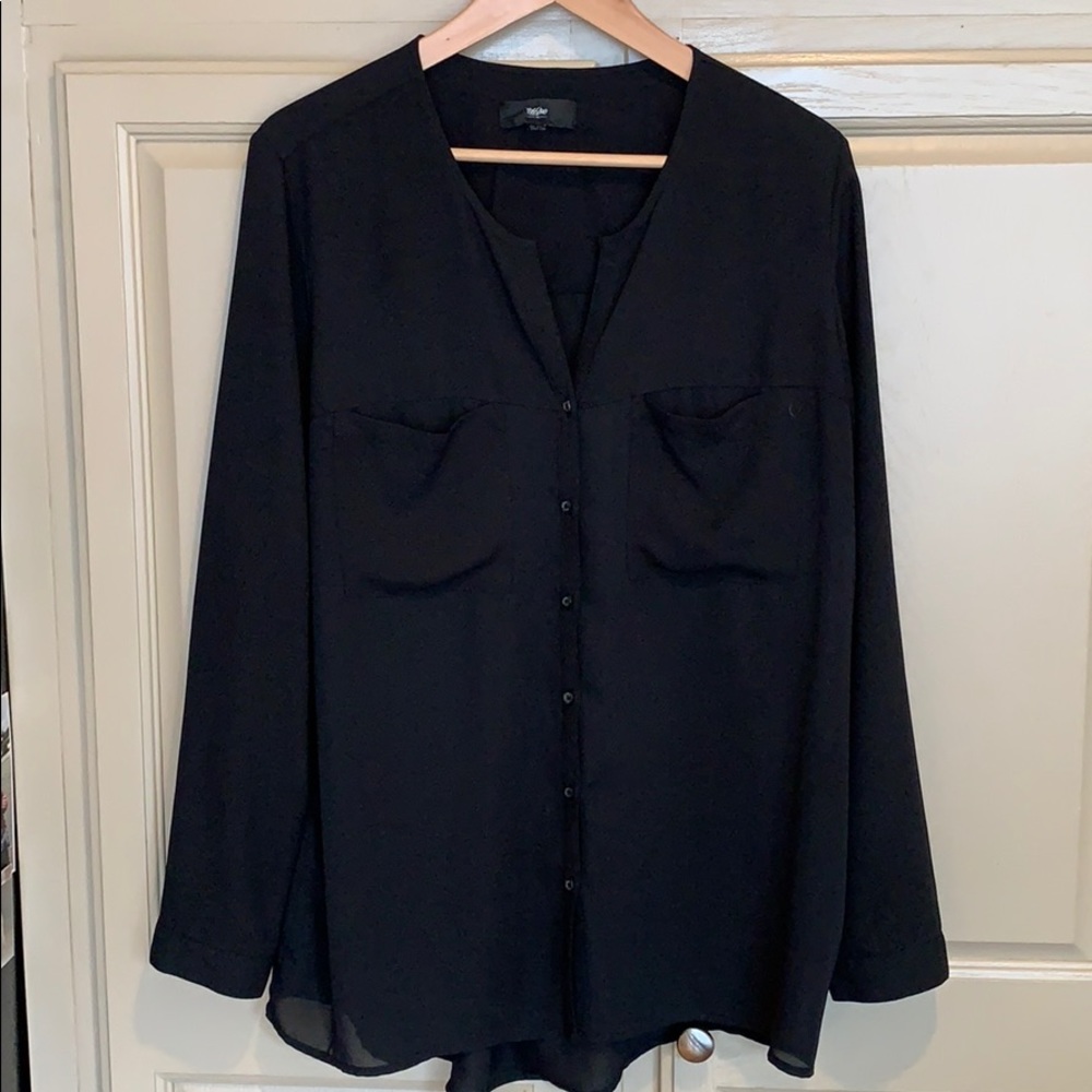 Pretty collarless blouse